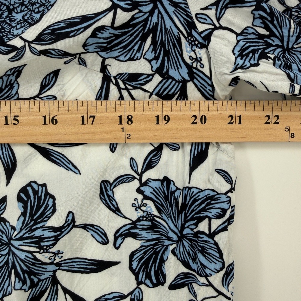 Free Assembly 2 Piece Set Womens M Blue Pineapple Blouse Shorts 100% Viscose - Picture 9 of 12